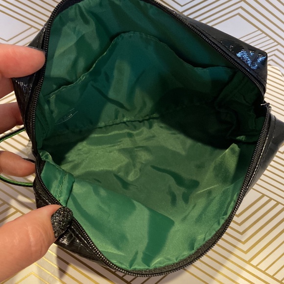 NWT MAC COSMETIC BAG - Picture 3 of 4